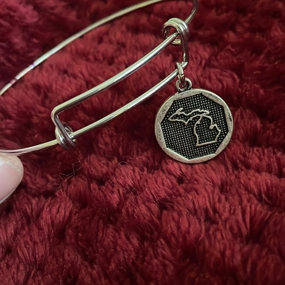 Michigan bangle bracelet Great Lakes Charms - Picture 3 of 9